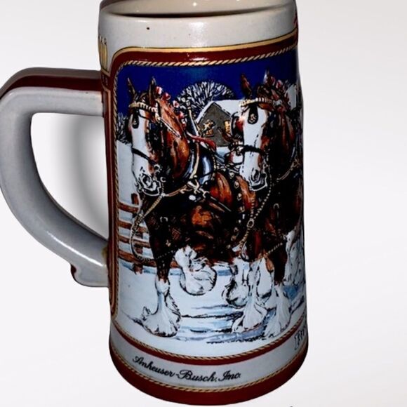 BUDWEISER® 1989 Stein “Hitch on a Winter's Evening”Holiday Beer Mug-Collectible - Picture 2 of 6